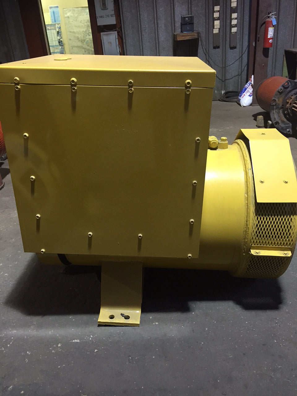 320 KW 240/480V 1800RPM Caterpillar SR4